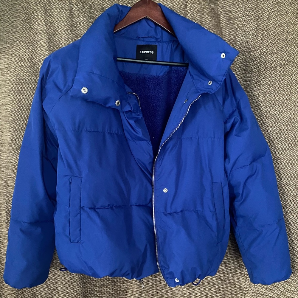 EXPRESS : Blue Puffer Coat